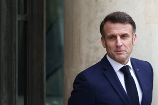 Siria, media: "Esplosioni vicino a hotel dove alloggia Macron a Damasco" Siria, media: "Esplosioni vicino a hotel dove alloggia Macron a Damasco"