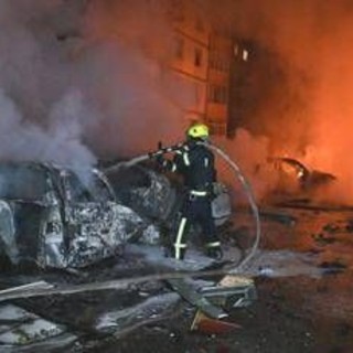 Droni e missili ipersonici sull'Ucraina, Russia: "Risposta ad attacco contro residenza Putin"