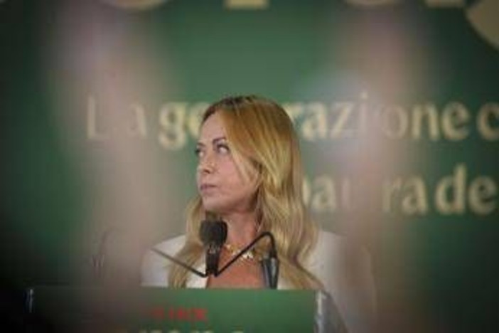 Sondaggio politico, calano Fratelli d'Italia e Futuro nazionale: le intenzioni di voto Sondaggio politico, calano Fratelli d'Italia e Futuro nazionale: le intenzioni di voto