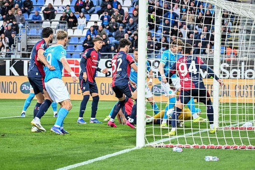 Basta McTominay, il Napoli vince di misura a Cagliari