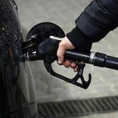 Taglio accise carburanti, cosa prevede il decreto