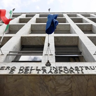 Mit “Nessun commissariamento dei porti italiani”
