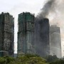 Hong Kong, salvate 144 persone dopo l'incendio: ancora 150 i dispersi