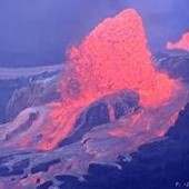 Erutta vulcano Kilauea: fontane di lava alte fino a 250 metri Erutta vulcano Kilauea: fontane di lava alte fino a 250 metri