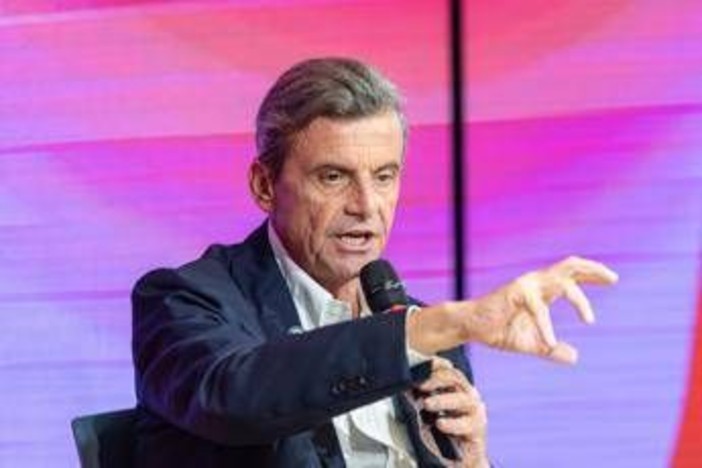 Ucraina, Calenda: "Fermare Russia o Putin diventa nuovo Hitler" Ucraina, Calenda: "Fermare Russia o Putin diventa nuovo Hitler"