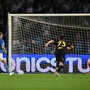 Doppietta De Bruyne e gol di Lang, al Maradona il Napoli batte 3-0 il Frosinone Doppietta De Bruyne e gol di Lang, al Maradona il Napoli batte 3-0 il Frosinone