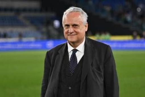 Lotito scrive ai tifosi e smentisce le voci di cessione della Lazio Lotito scrive ai tifosi e smentisce le voci di cessione della Lazio
