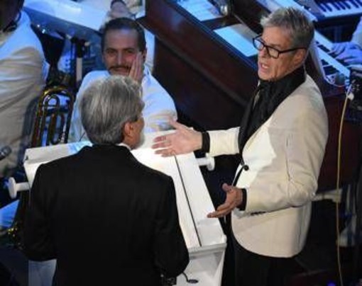 Vessicchio, il duello a colpi di bacchetta con Baglioni: ecco cosa accadde all'Ariston