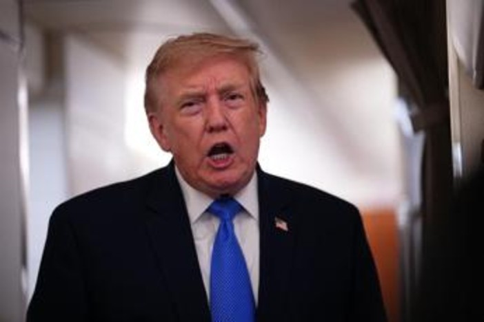 Iran, Trump: "Decida tra accordo o resa totale". Teheran e fonti Usa smentiscono nuovi colloqui Iran, Trump: "Decida tra accordo o resa totale". Teheran e fonti Usa smentiscono nuovi colloqui