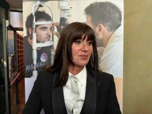 Bernini: "A studenti fragili visite oculistiche e occhiali gratuiti" Bernini: "A studenti fragili visite oculistiche e occhiali gratuiti"