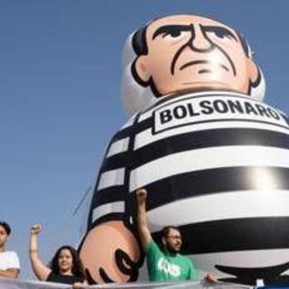 Brasile, folla in festa per condanna Bolsonaro: &quot;Giustizia è fatta!&quot;