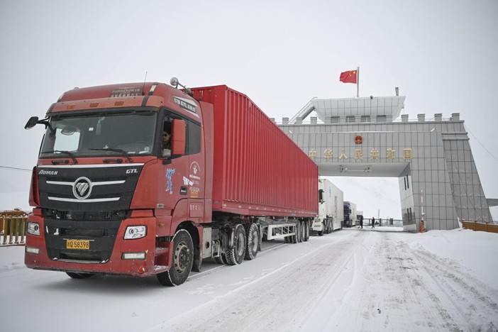 Cina, cresce il commercio con l’estero nella regione dello Xinjiang Cina, cresce il commercio con l’estero nella regione dello Xinjiang