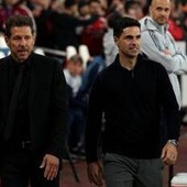 Furia Simeone con Arteta: rissa tra panchine in Arsenal-Atletico Madrid