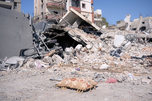 Terremoto e raid americani, notte da incubo per l’iran Terremoto e raid americani, notte da incubo per l’iran