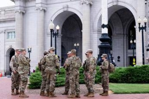 Trump schiera Guardia Nazionale armata a Washington: &quot;Pronta a reagire&quot;