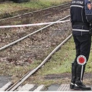 Milano, si blocca ruota e tram esce dai binari: nessun ferito