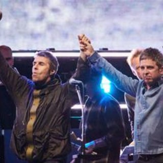 Venezia 2026, doc su Oasis verso il Lido e il red carpet sogna i fratelli Gallagher