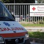 Prato, spari al pronto soccorso: ferito fuggitivo. Agente indagato per tentato omicidio Prato, spari al pronto soccorso: ferito fuggitivo. Agente indagato per tentato omicidio