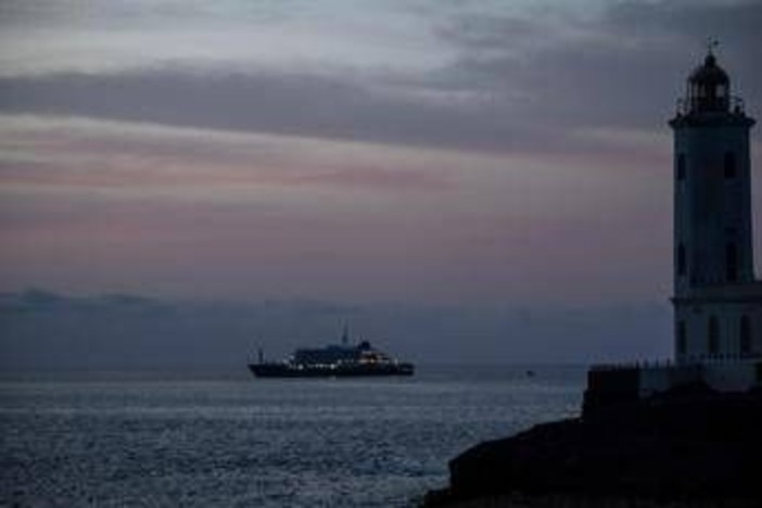 Hantavirus crociera, evacuazioni via Capo Verde delle persone sintomatiche e Spagna accoglierà nave alle Canarie