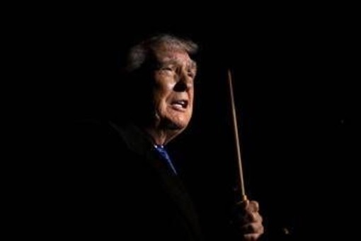 Proteste in Iran, il messaggio di Trump: "Pronti ad aiutare, vogliono la libertà"