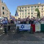 Gaza, davanti alla sinagoga di Roma flashmob in risposta al corteo Propal: &quot;Hamas si arrenda&quot;