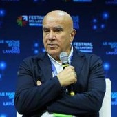 Lavoro, De Luca: "Festival 2027 a fine aprile in coincidenza del 1° maggio alla Nuvola di Roma" Lavoro, De Luca: "Festival 2027 a fine aprile in coincidenza del 1° maggio alla Nuvola di Roma"