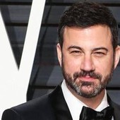 Kimmel: "Melania Trump vedova in attesa". Il presidente e la First Lady: "Va licenziato"