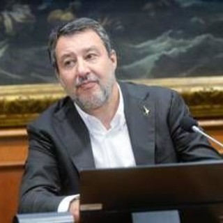 Milano, Salvini: "Arrivano 500 parà per ordine pubblico, potranno usare droni e Lince"