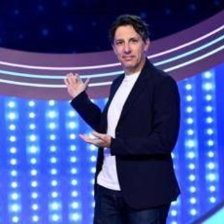 Sanremo 2026, co-conduttore Ubaldo Pantani: chi è l'imitatore di Lapo Elkann