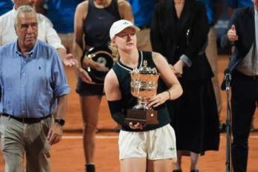 Francesca Jones, lezione di tennis e di vita: vince l'Open di Palermo e diventa la numero 84 del mondo senza 5 dita Francesca Jones, lezione di tennis e di vita: vince l'Open di Palermo e diventa la numero 84 del mondo senza 5 dita