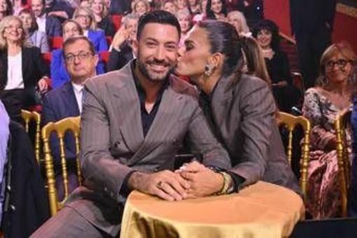 Bianca Guaccero compie 45 anni, gli auguri speciali di Giovanni Pernice Bianca Guaccero compie 45 anni, gli auguri speciali di Giovanni Pernice