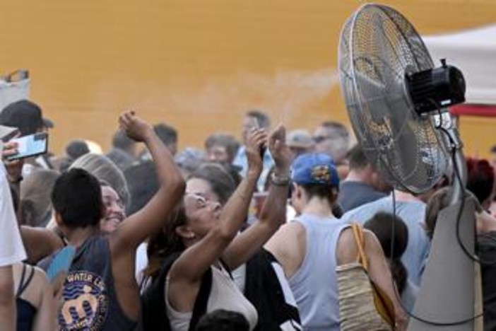 L'afa stringe la morsa sull'Italia, oggi 5 città in massima allerta caldo