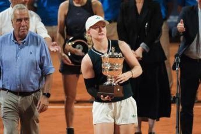 Francesca Jones, lezione di tennis e di vita: vince l'Open di Palermo e diventa la numero 84 del mondo senza 5 dita Francesca Jones, lezione di tennis e di vita: vince l'Open di Palermo e diventa la numero 84 del mondo senza 5 dita