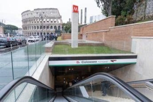 Roma, inaugurate le nuove stazioni-museo della Metro C di Porta Metronia e Colosseo
