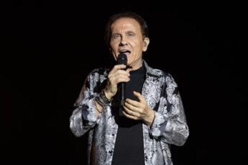 Roby Facchinetti sbaglia testo di 'Pierre' e si scusa: "Non mi capitava da 1976..."