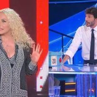 Ascolti tv 9 ottobre, 'The Voice Senior' col 24.3% stravince su 'GFVip' al 15.2%. Avanza 'Affari tuoi' Ascolti tv 9 ottobre, 'The Voice Senior' col 24.3% stravince su 'GFVip' al 15.2%. Avanza 'Affari tuoi'