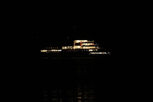 Hantavirus, nave da crociera Mv Hondius entra in porto a Tenerife