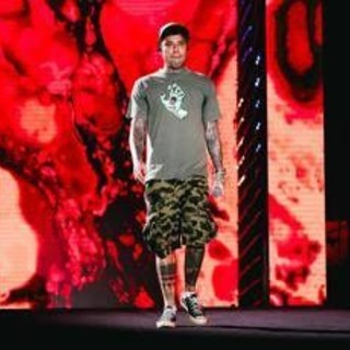 Fedez non si nasconde più, il bacio in Sardegna con Giulia Honegger