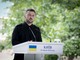 Zelensky “Putin trasforma diplomazia in farsa, sanzioni subito”