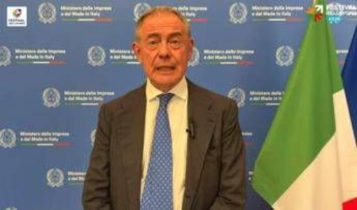 Lavoro, Urso: "Siamo su strada giusta, qualità è priorità"