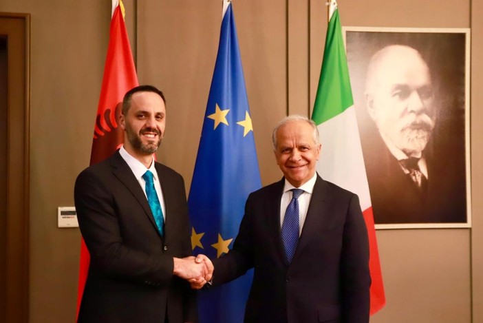 Piantedosi a Tirana incontra l’omologo albanese “Ottima collaborazione” Piantedosi a Tirana incontra l’omologo albanese “Ottima collaborazione”