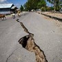 Terremoto in Indonesia, nuova scossa di magnitudo 5.6: continua l'emergenza