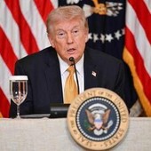 Trump: "Iran tigre di carta, una parola e gli oleodotti sull'isola di Kharg saranno distrutti" Trump: "Iran tigre di carta, una parola e gli oleodotti sull'isola di Kharg saranno distrutti"