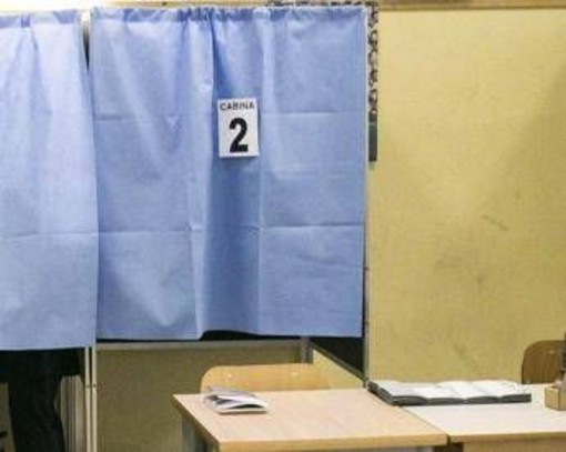 Sondaggio politico, Fratelli d'Italia stabile e Pd scende