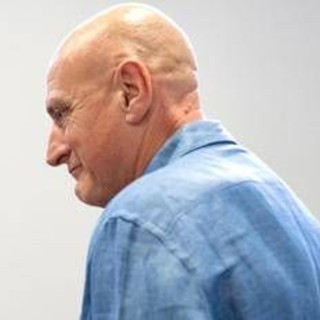 A Chico Forti permesso per lavorare: insegna windsurf ai disabili e inglese agli anziani