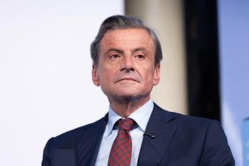 Caso Roggero, Calenda attacca Salvini: "Un imbecille, non va bene legge che ha fatto lui" Caso Roggero, Calenda attacca Salvini: "Un imbecille, non va bene legge che ha fatto lui"