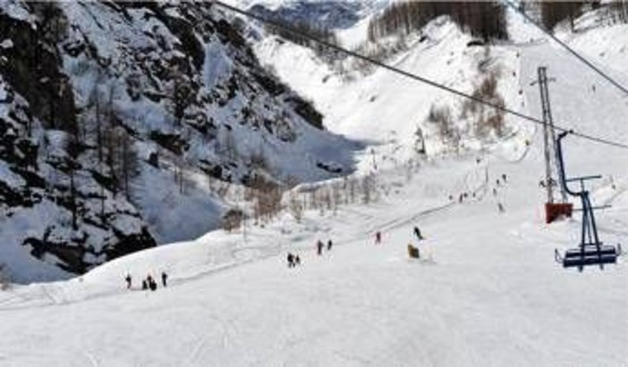Incidente in funivia a Macugnaga, 2 feriti e 100 bloccati a monte