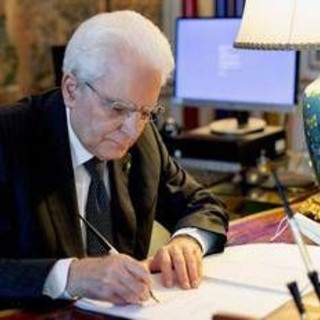 Mattarella concede la grazia a quattro persone: chi sono Mattarella concede la grazia a quattro persone: chi sono