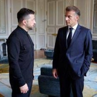 Ucraina, nuovi raid russi. Zelensky da Macron per intesa su difesa aerea Ucraina, nuovi raid russi. Zelensky da Macron per intesa su difesa aerea