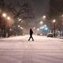 La super tempesta investe New York, neve record e incubo ghiaccio